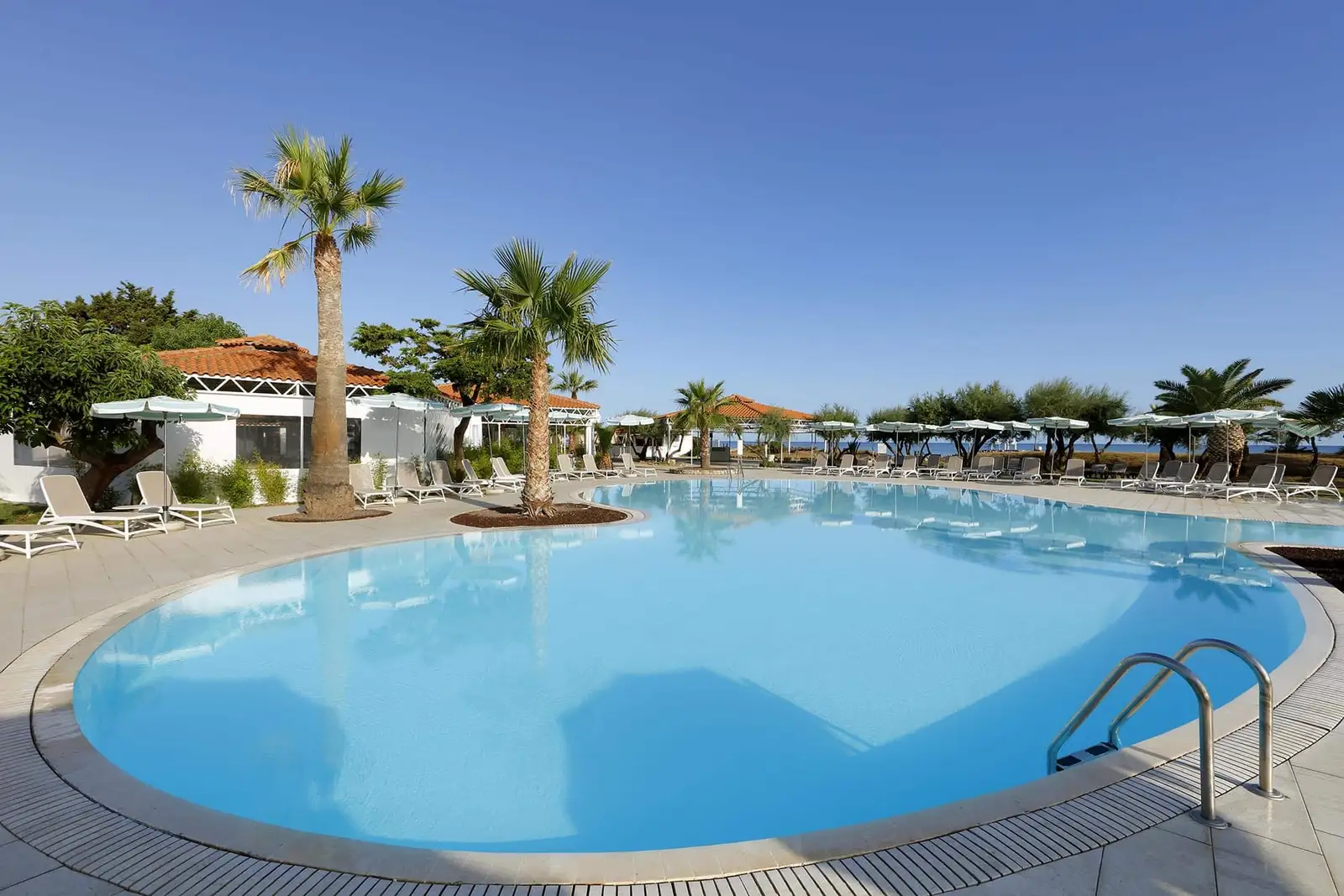 Grand-Palladium-Sicilia-Resort-Spa-Beach-Pool-6