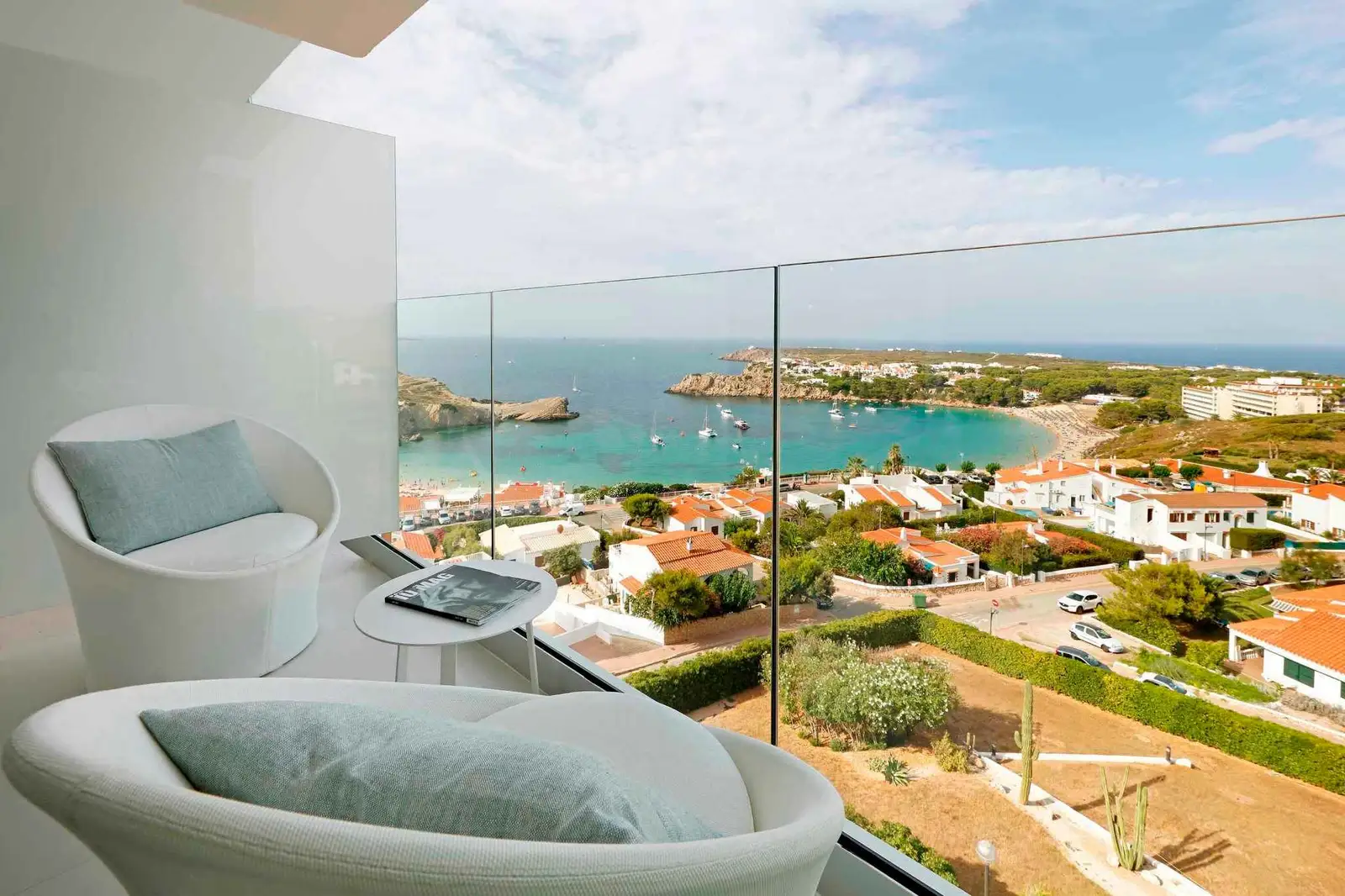 Grand-Palladium-Menorca-Connecting-Family-Deluxe-vista-mar
