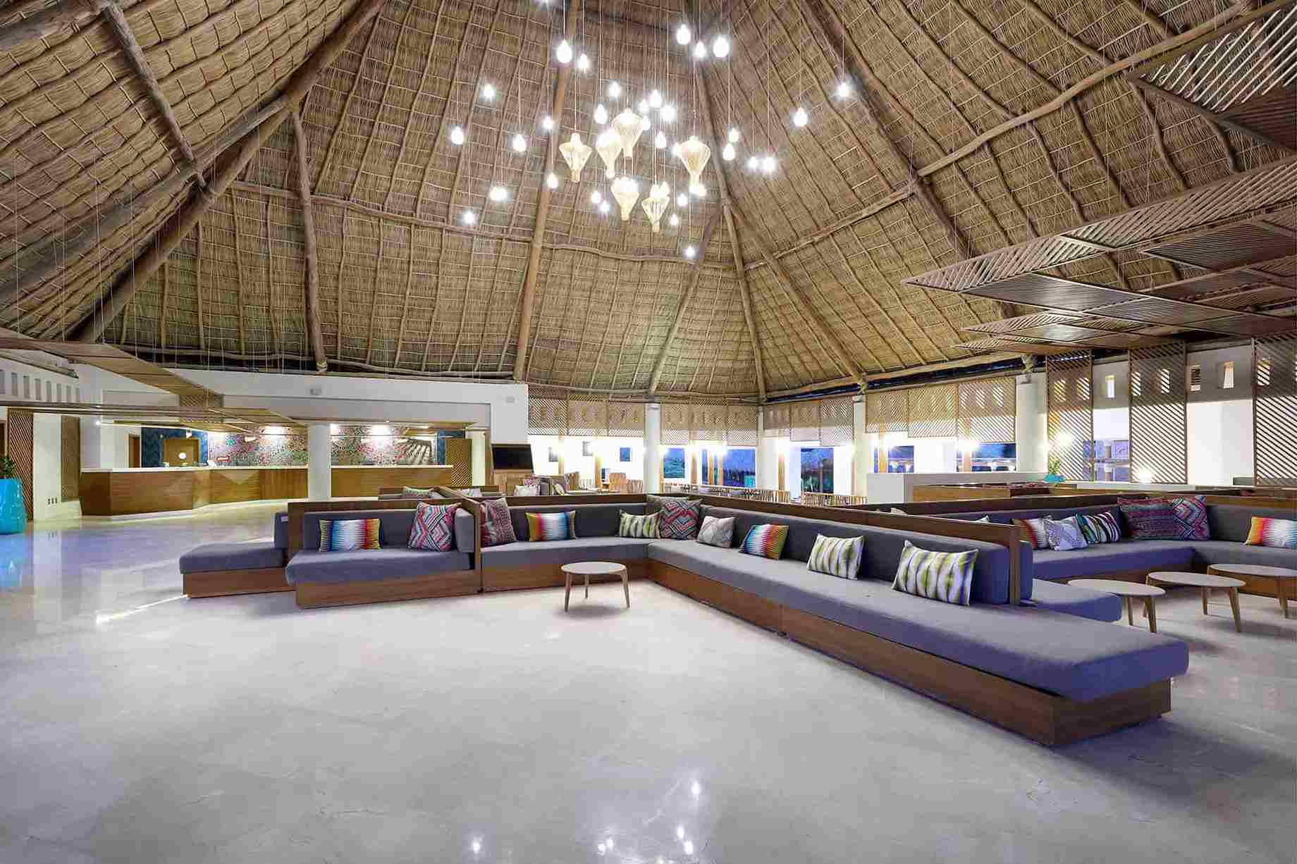 grand-palladium-vallarta-resort-spa-lobby
